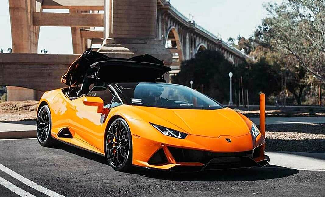 Rent Lamborghini Huracan LP610 Orange in Los Angeles 5